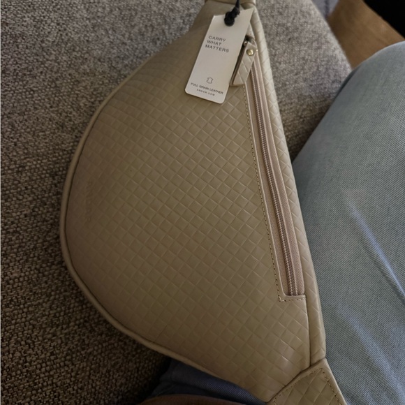 Andar Cream Crossbody Bag Leather Tatum